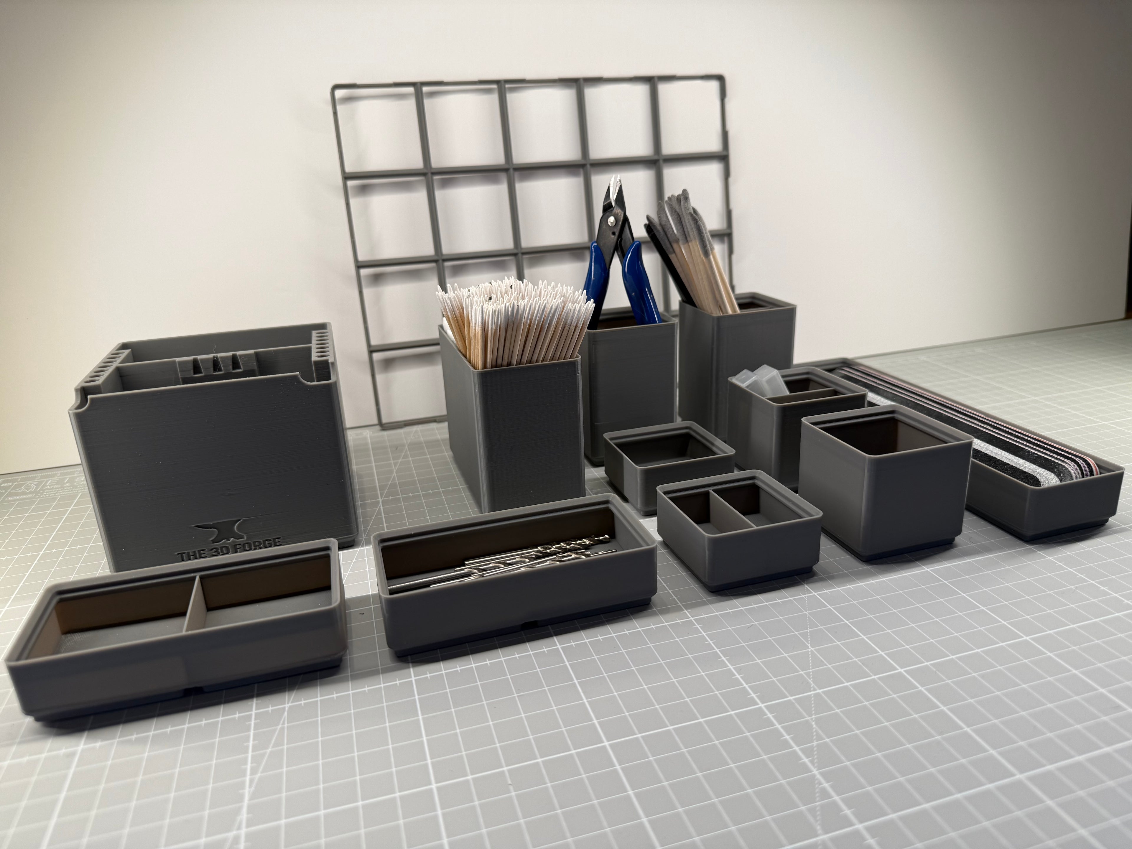 Modular Hobby Desk Organiser Starter Set 3D Printed Brush Tool Paint Grid Rack