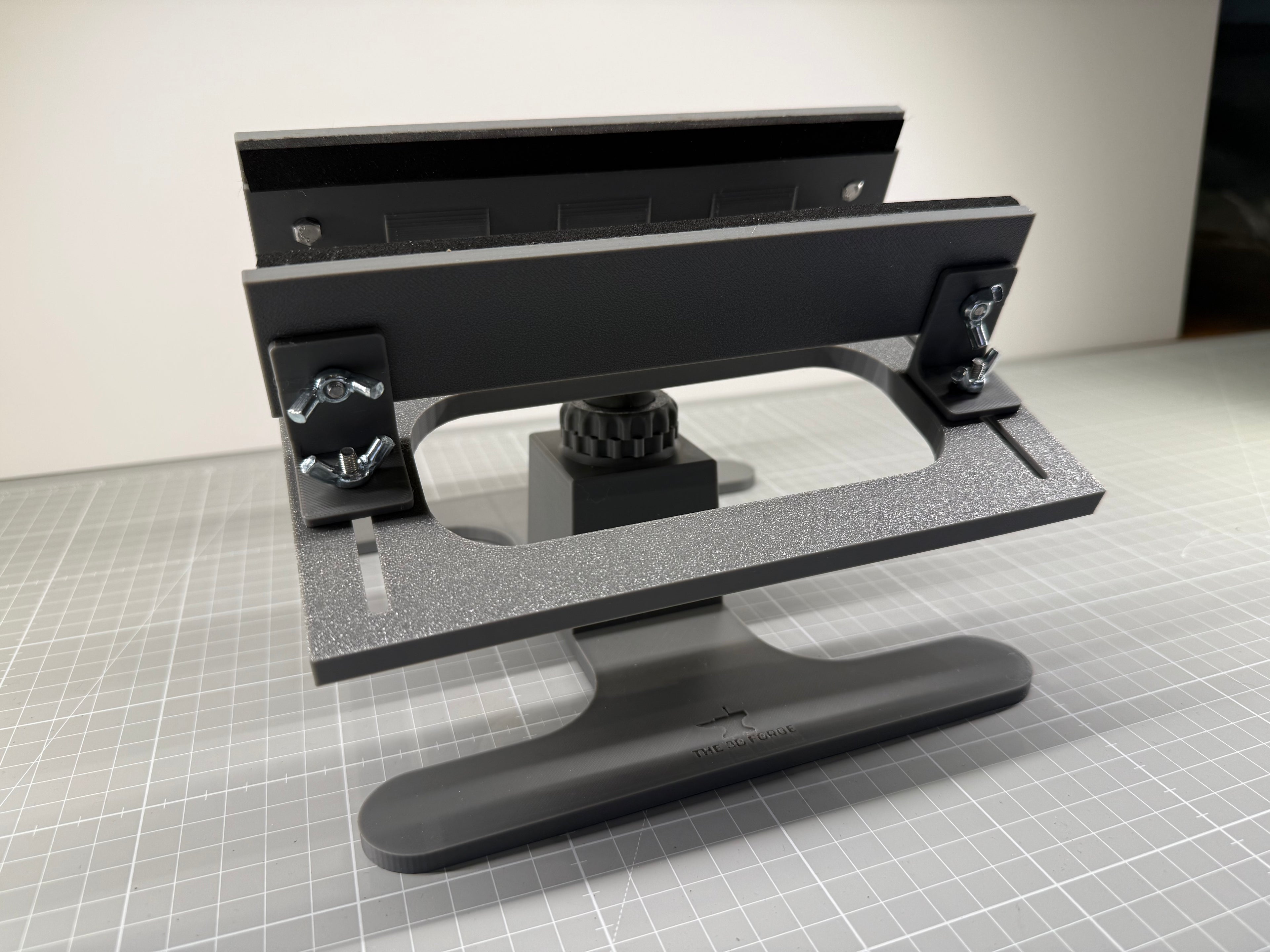 XL 360 Pivoting Model Tank berth and track tool 1/48 1/72 1/35 by The3DForge