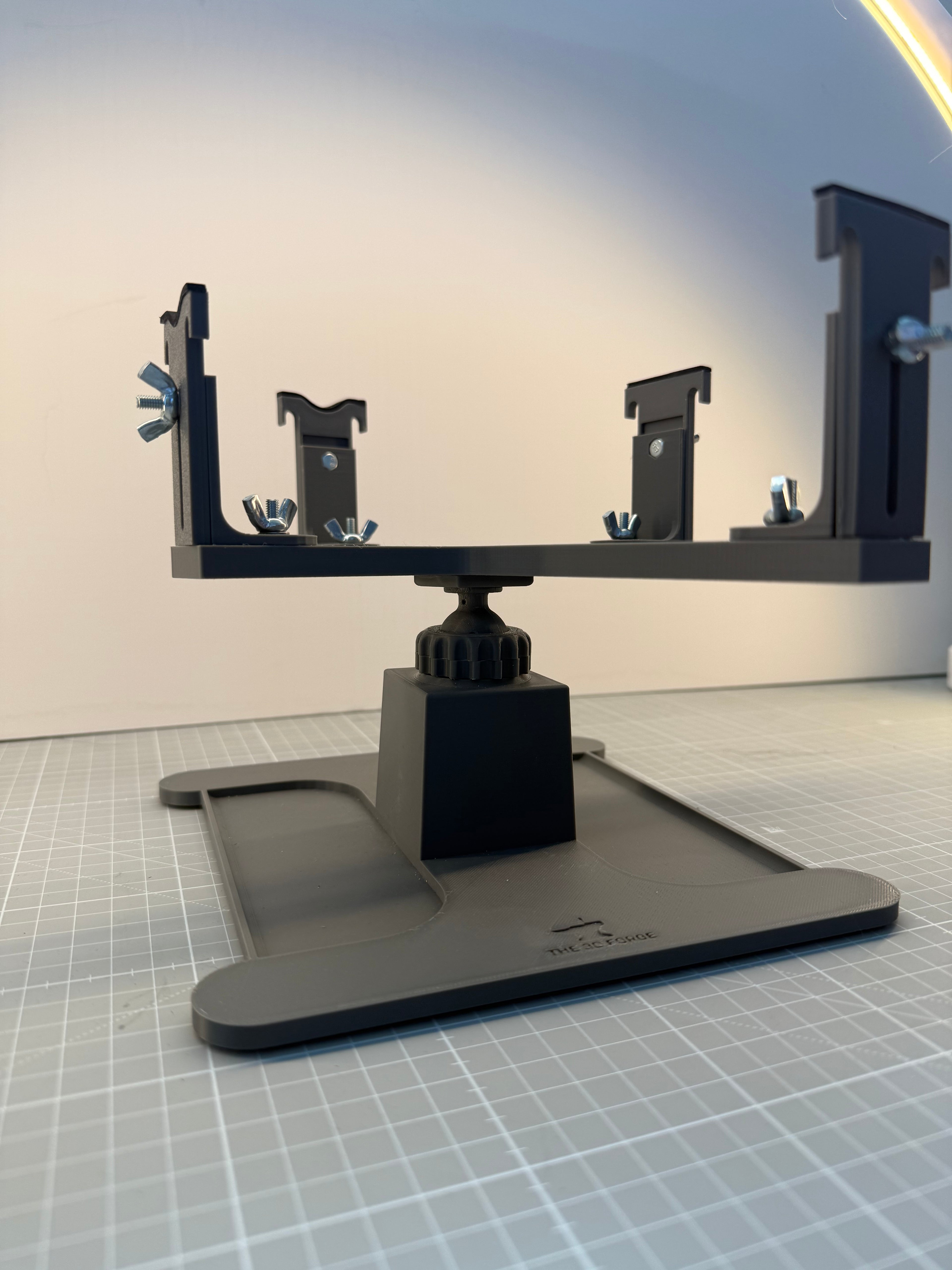 Pro XL Pivot Aircraft Jig With Parts Tray- 320mm x 240mm - 1/32 1/48 1/72